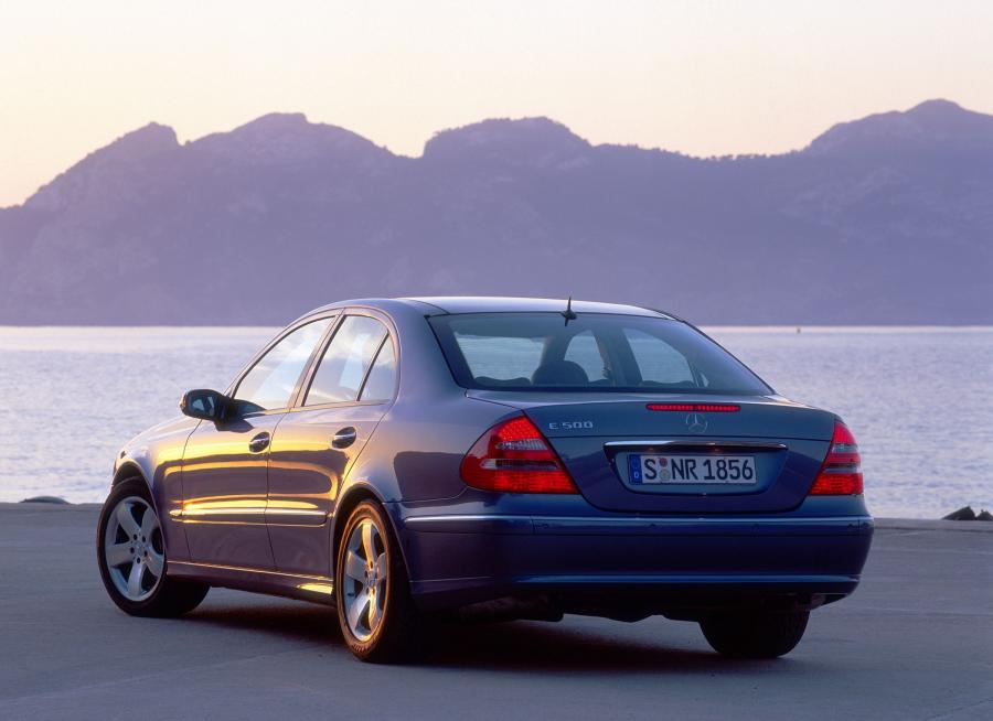  Mercedes-Benz E-Class 2002 года  (фото 395 из 448)